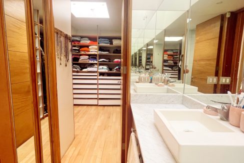 closet suite